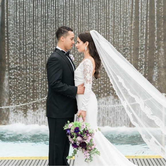 Badgley Mischka wedding gown - Picture 5 of 7